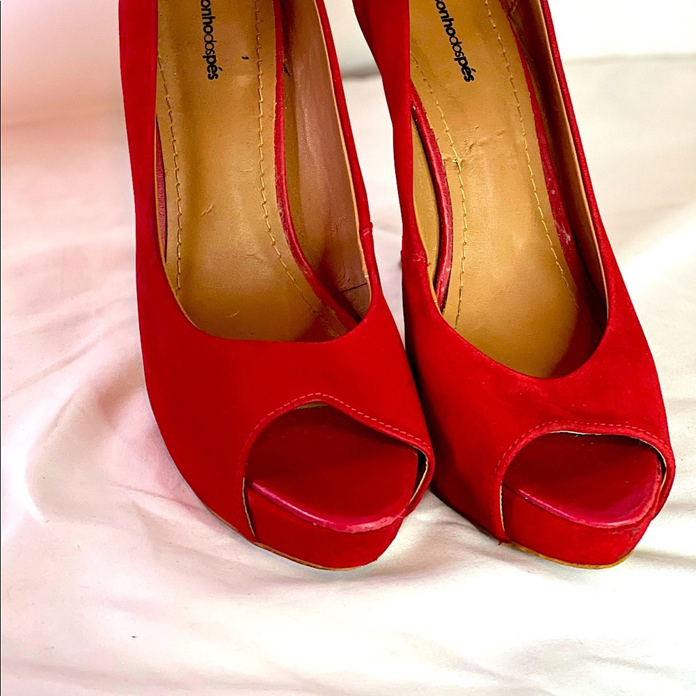 Super Suede Red Pumps
